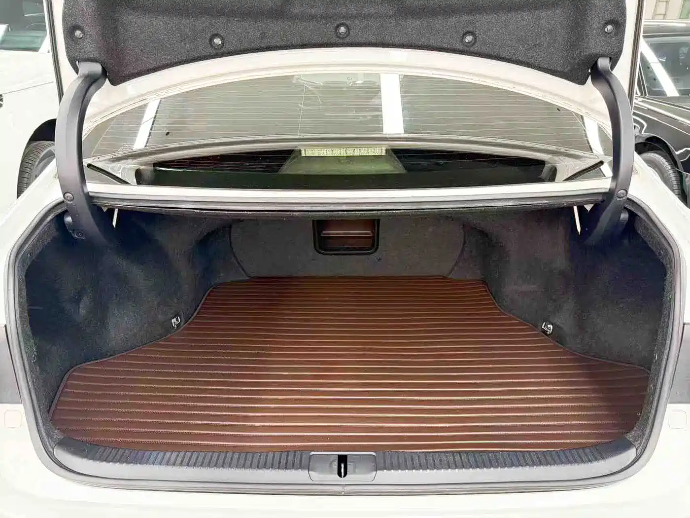 Lexus ES 2017 200 30th Anniversary Edition фото 19