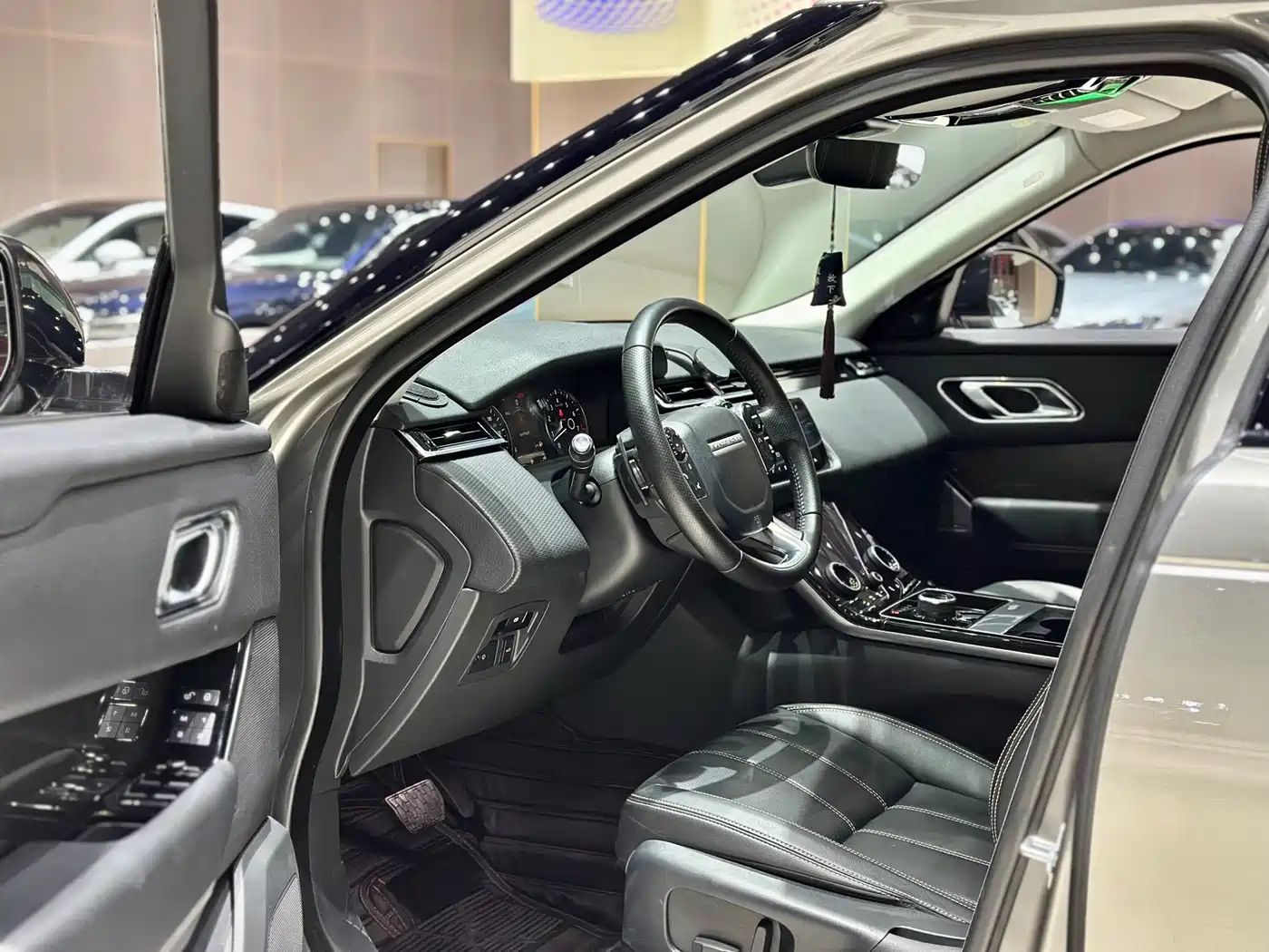 Land Rover Range Rover Velar 2018 2017 P380 R-DYNAMIC S