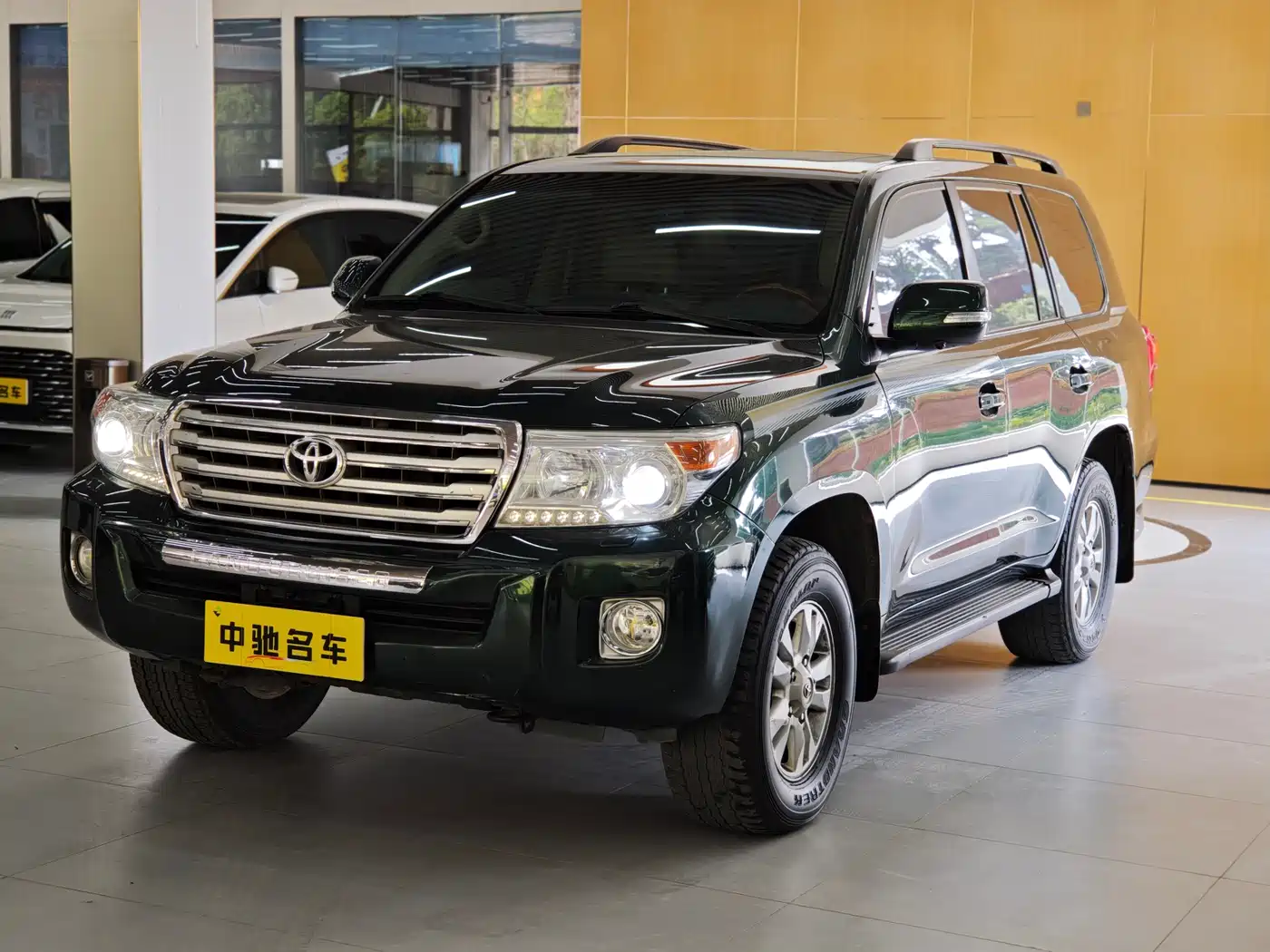 Toyota Land Cruiser 2012 4.0L Automatic VX фото 2