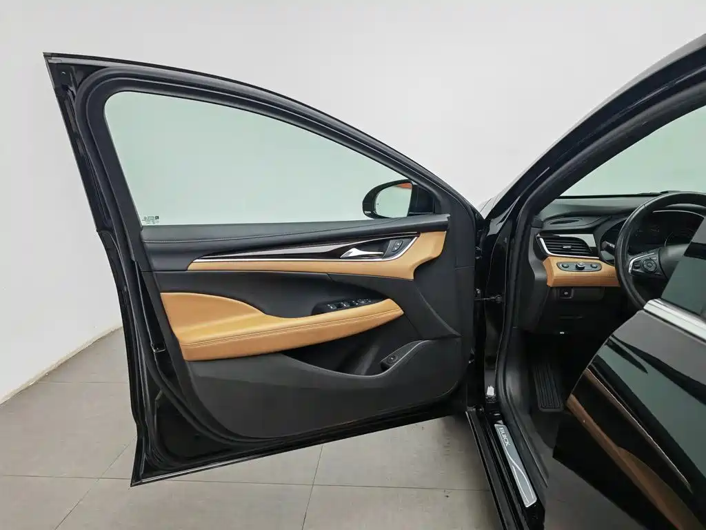 Photo 8 - Buick LaCrosse