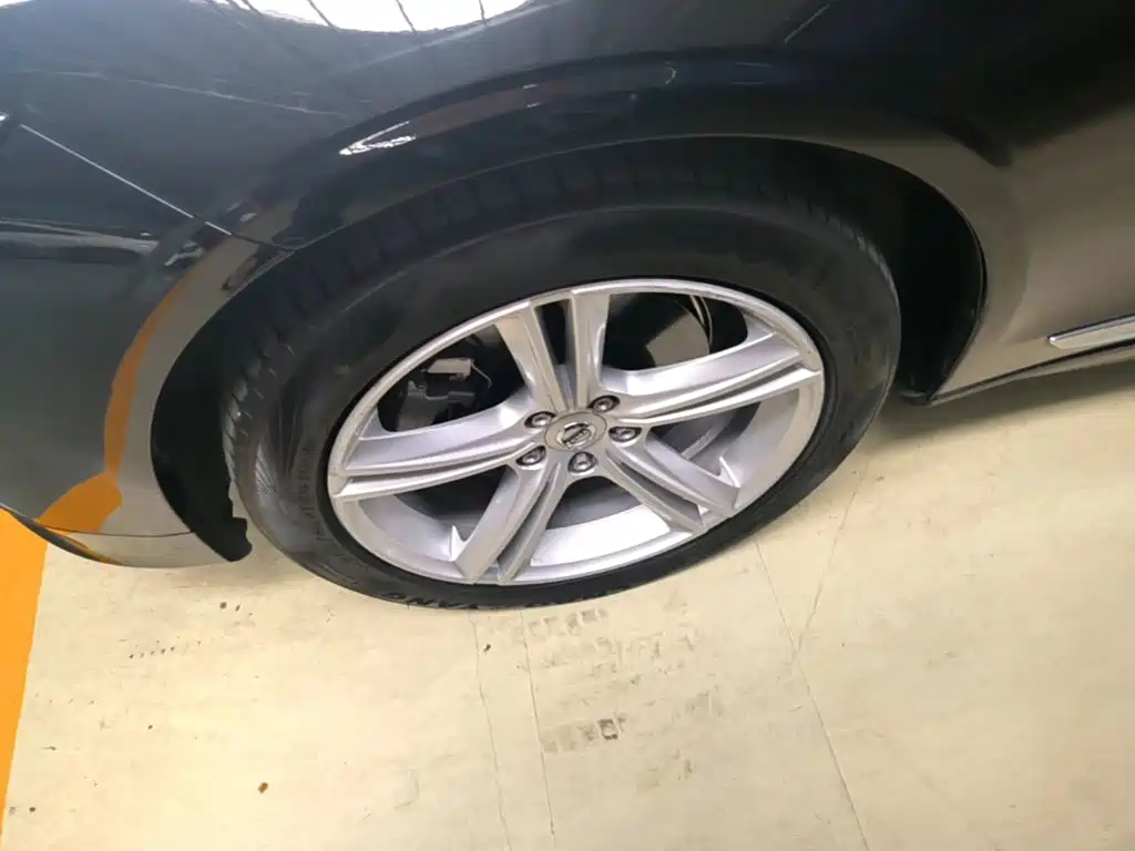 Фото 23 - Volvo S90