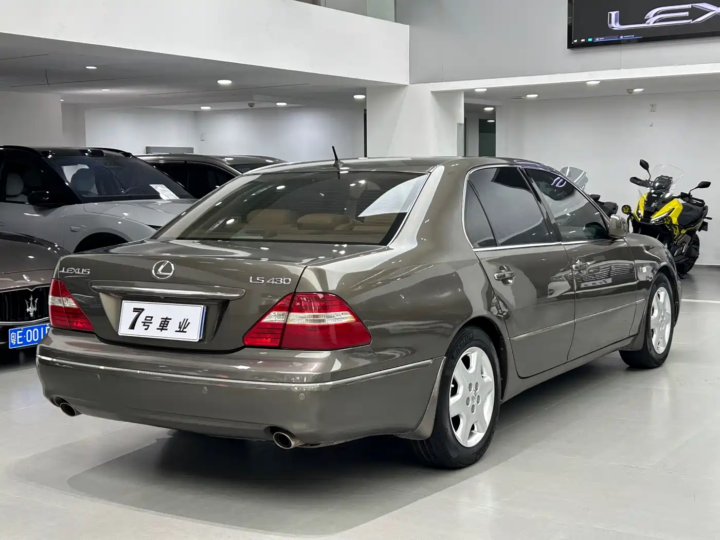 Lexus LS 2005 430 фото 17