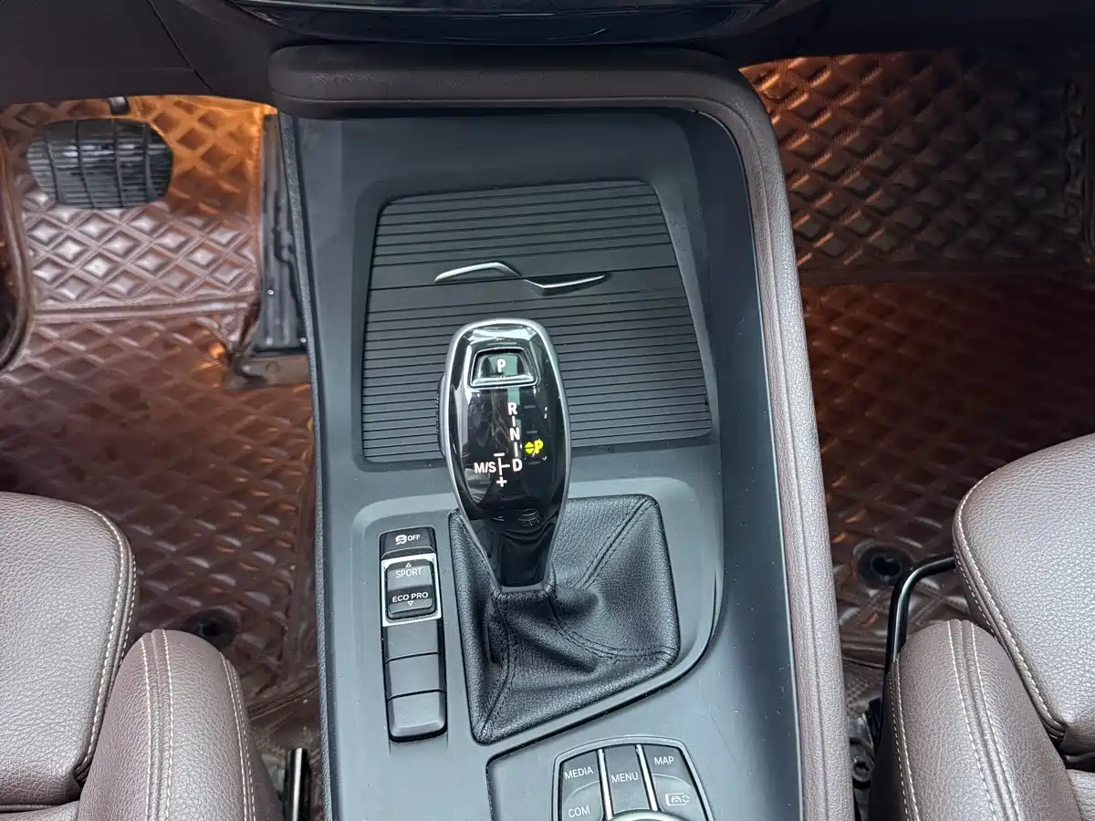 BMW X1 2022 sDrive20Li Fashion фото 15