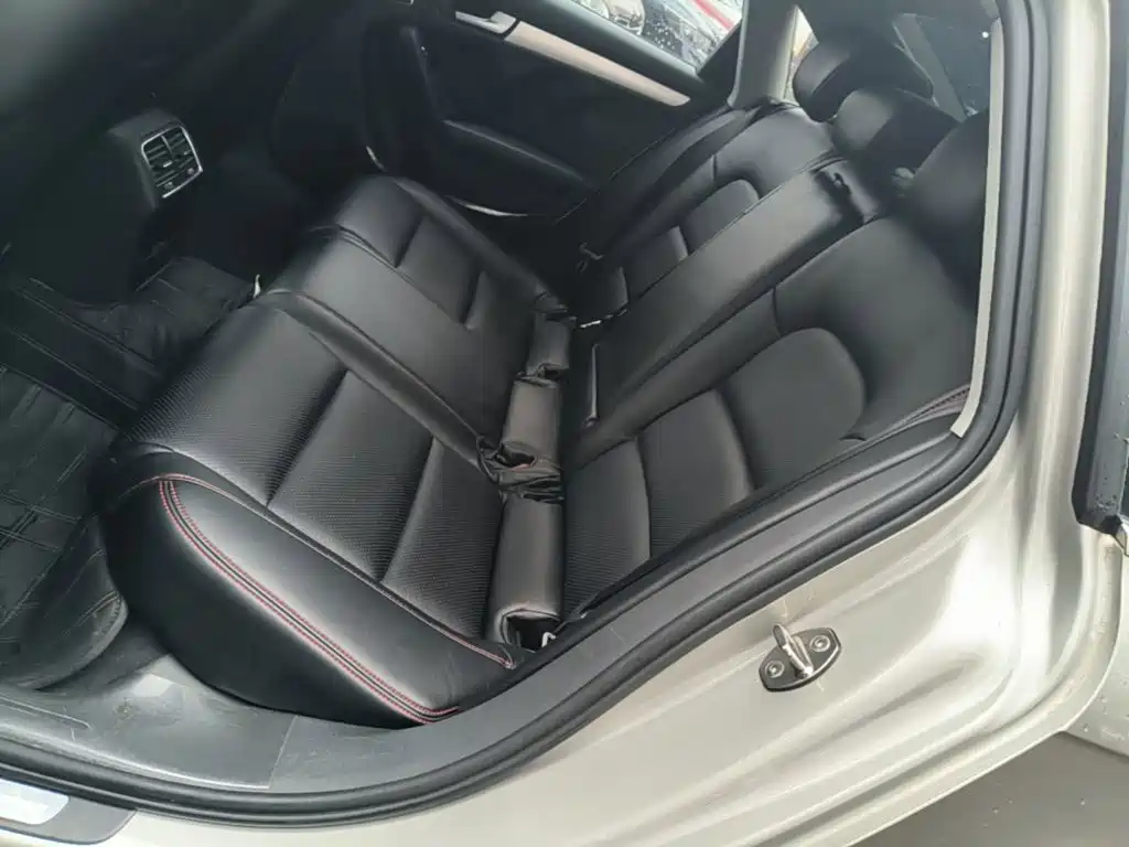 Фото 17 - Audi A4L