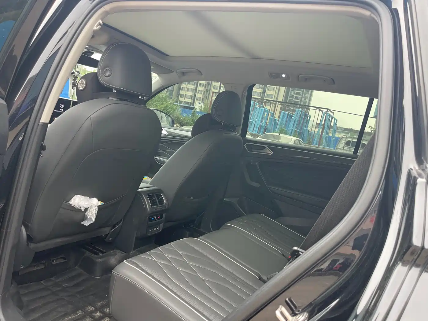 Volkswagen Tiguan L 2022 330TSI Auto 2WD R-Line Premium Edition фото 7