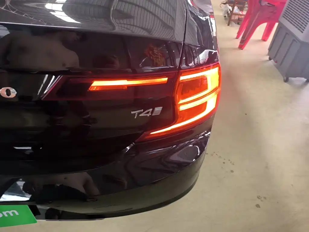 Фото 8 - Volvo S90