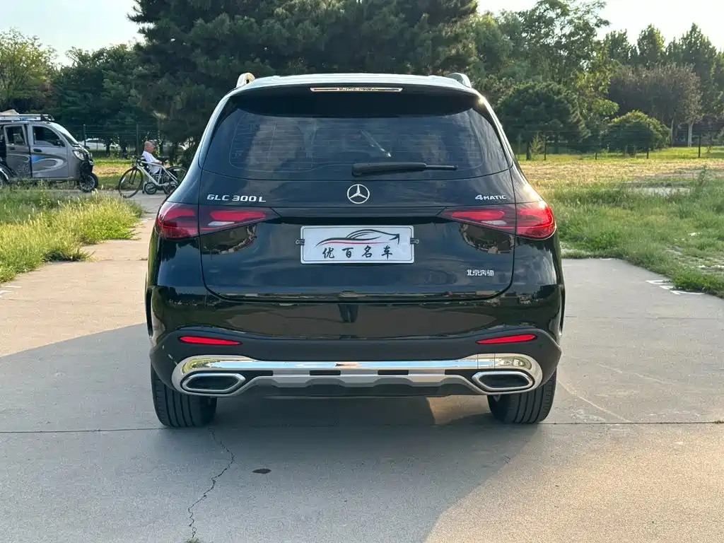 2026 Mercedes-Benz GLC