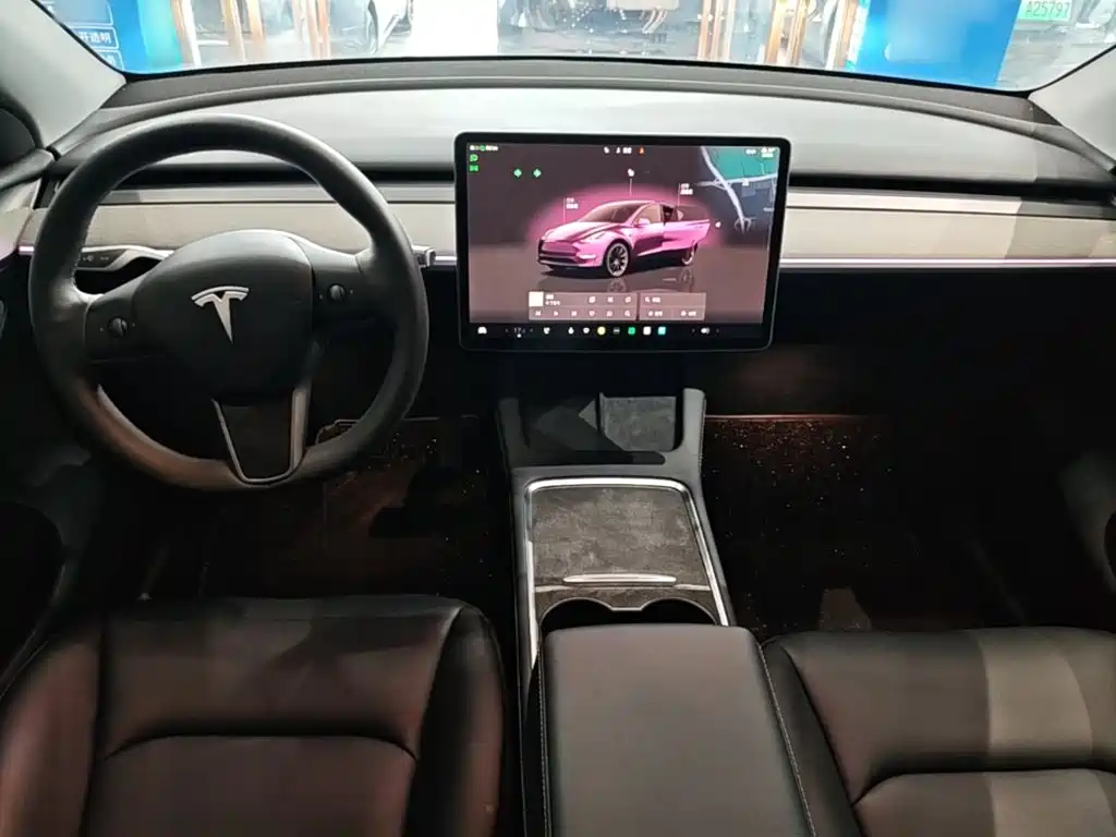 Фото 10 - Tesla Model Y
