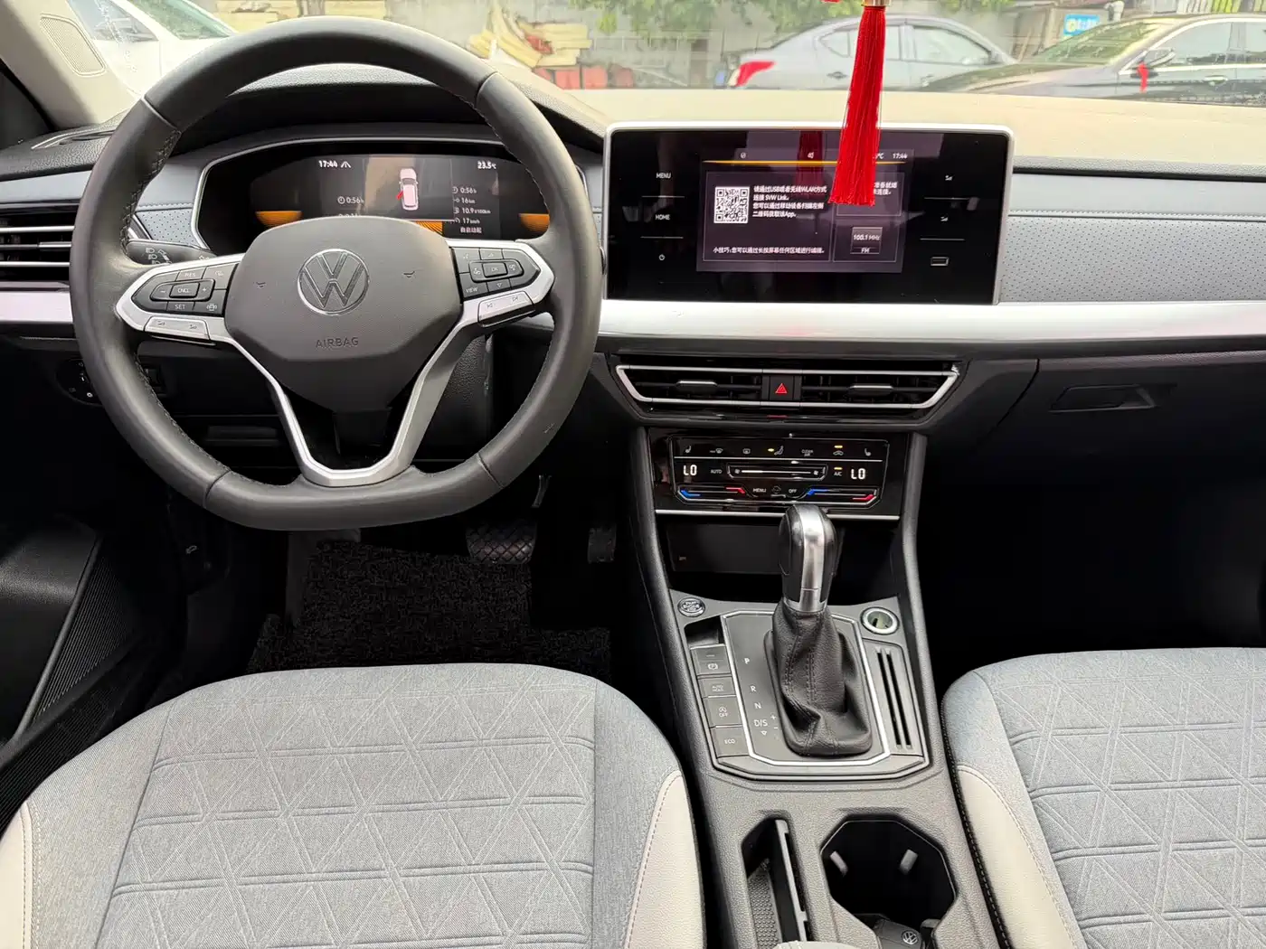 Volkswagen Lavida 2023 280TSI DSG Comfort Edition фото 6
