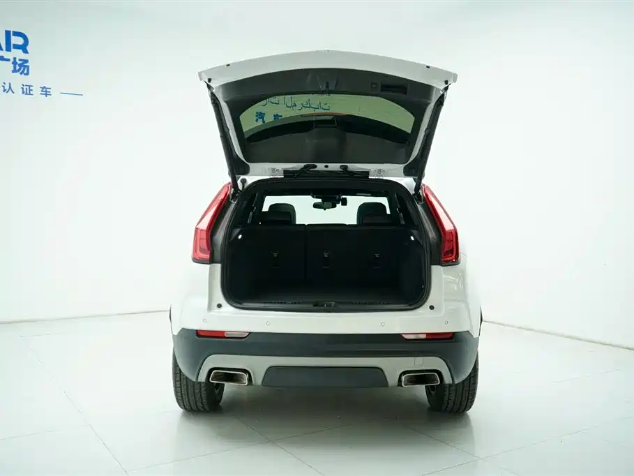 Cadillac XT4 2022 28T FWD Luxury фото 9