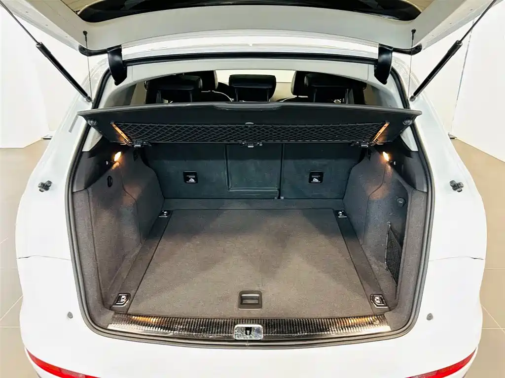 Фото 6 - Audi Q5