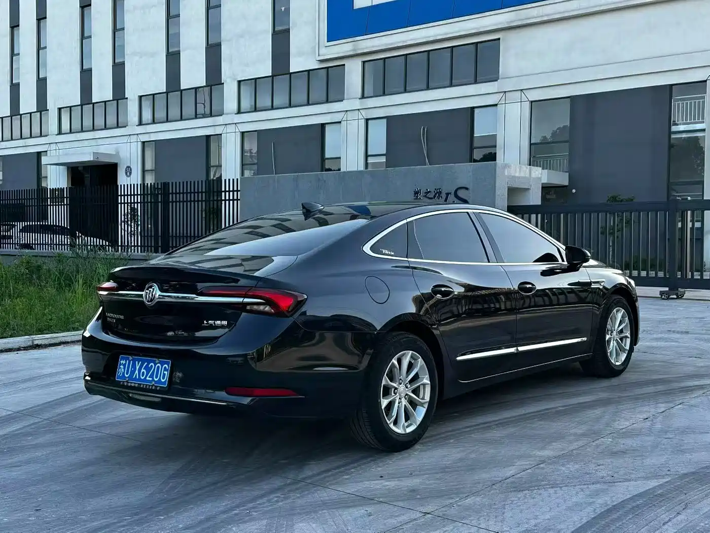 BUICK LACROSSE