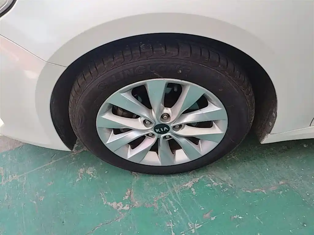 Kia K5 2016 1.6T Automatic LUX фото 23