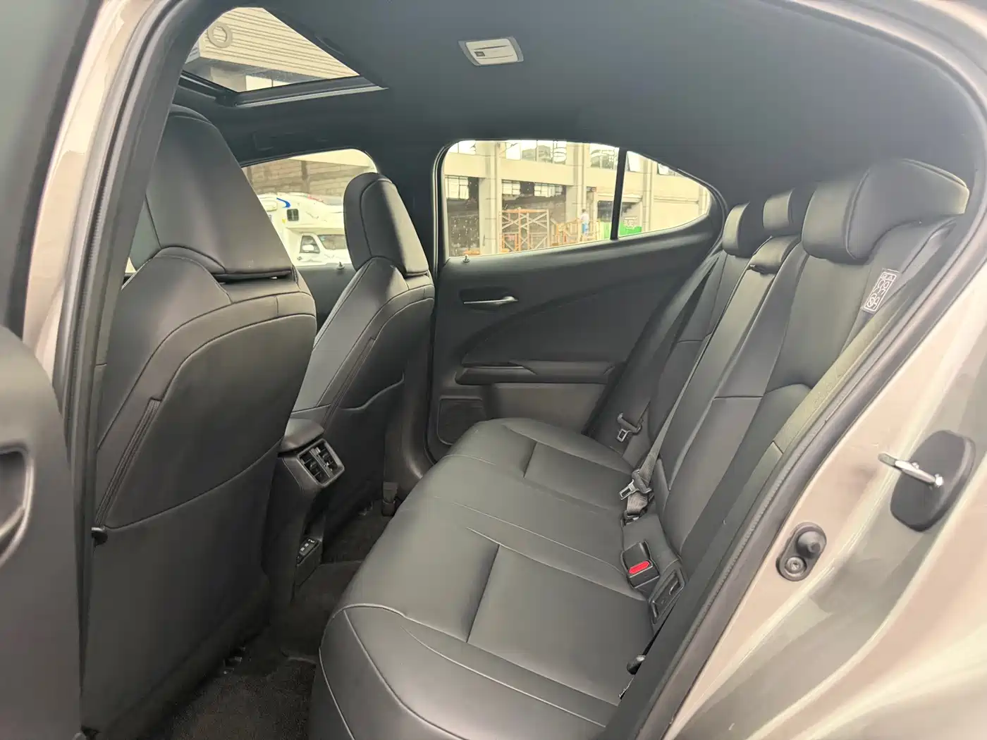 Lexus UX Electric 2022 2020 300e Pure Yue Edition