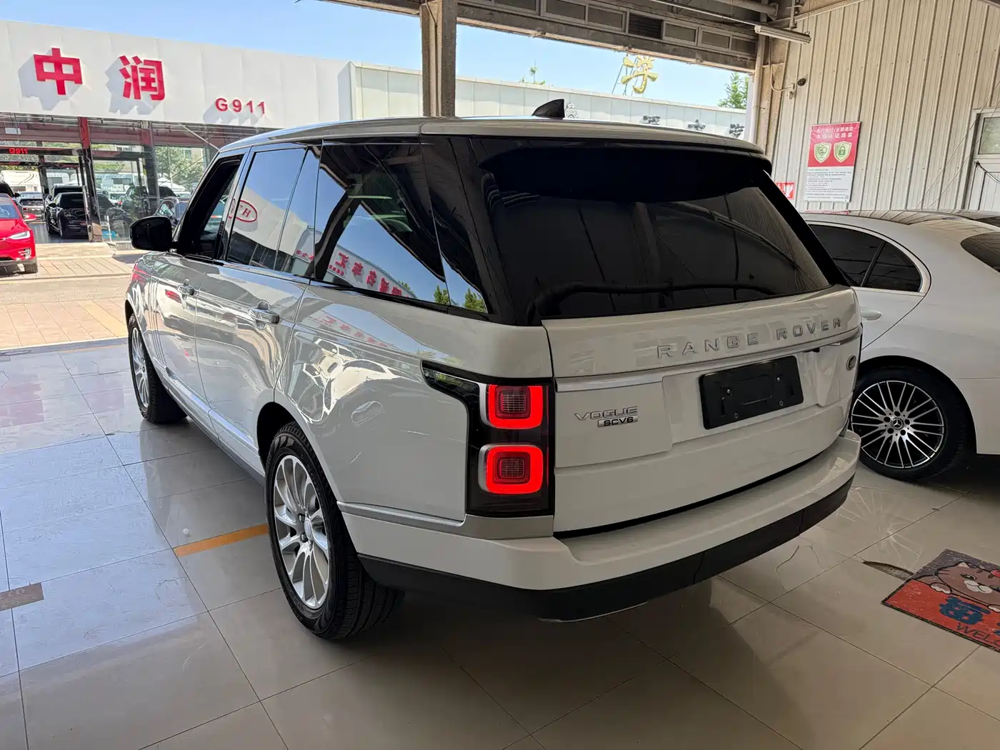 Land Rover Range Rover 2019 3.0 SCV6 Heritage Edition фото 2