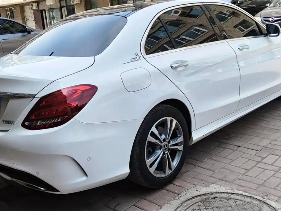 Mercedes-Benz C-Class 2018 C 200 L Sport Edition фото 3