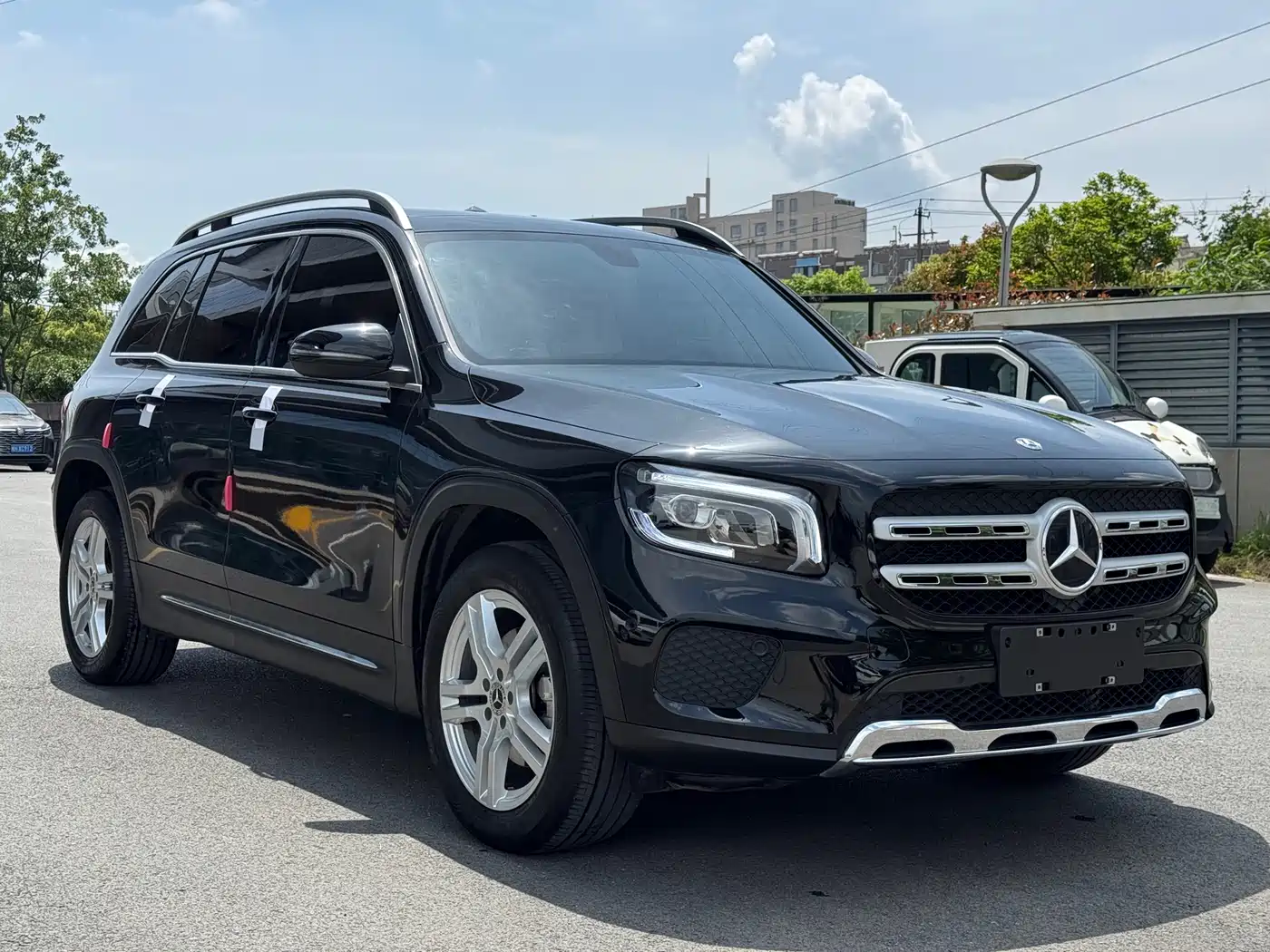MERCEDES-BENZ GLB