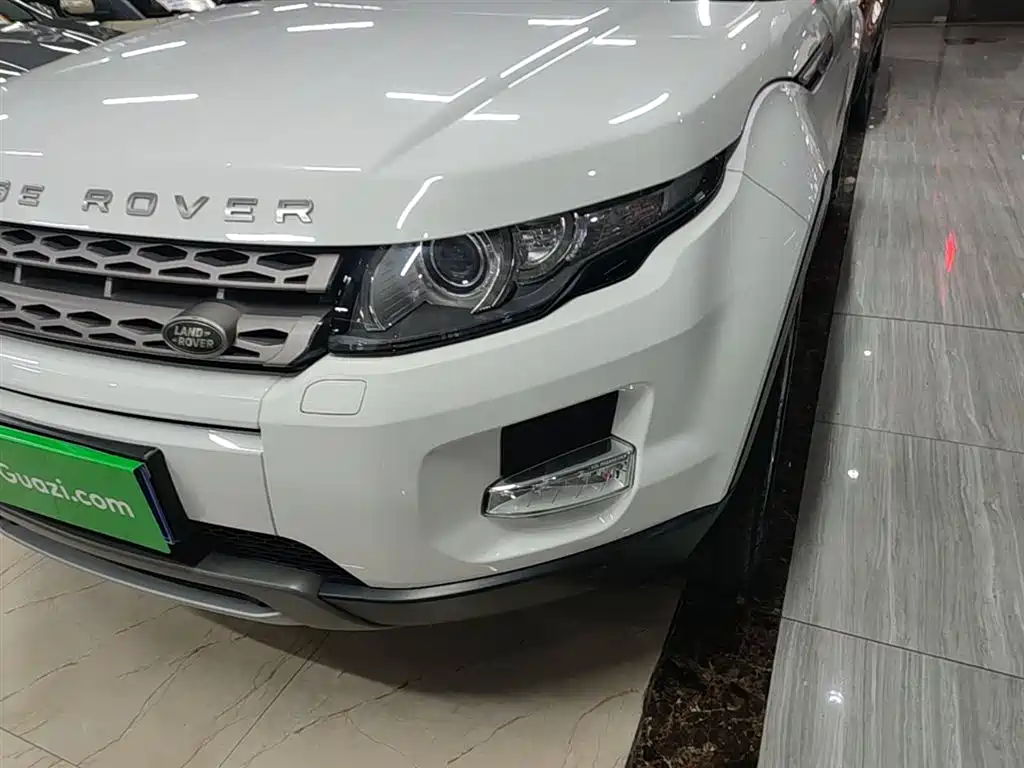 Land Rover Range Rover Evoque 2015 2.0T 5-Door Intelligent Edition фото 24