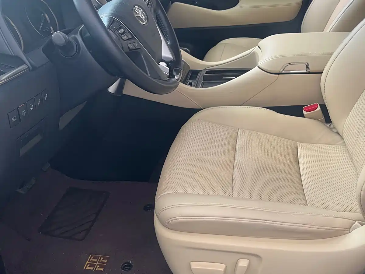 Toyota Vellfire 2019 Hybrid 2.5L HV Premium Edition фото 3