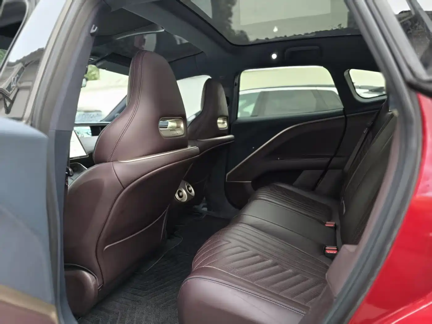Avatr 11 2022 Long Range Dual Motor Luxury Edition 5-seater фото 4