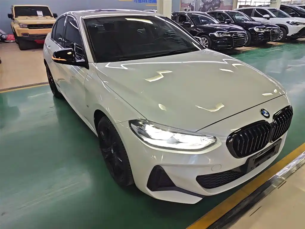 BMW 1-SERIES