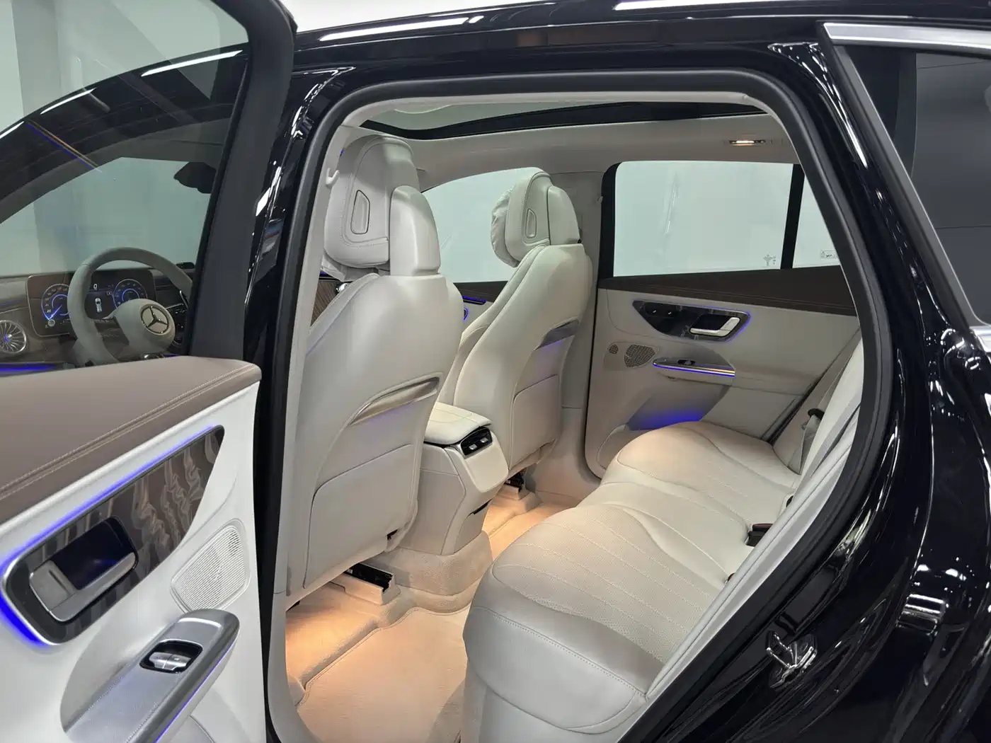 Mercedes-Benz EQE SUV 2024 500 4MATIC Pioneer Edition фото 7