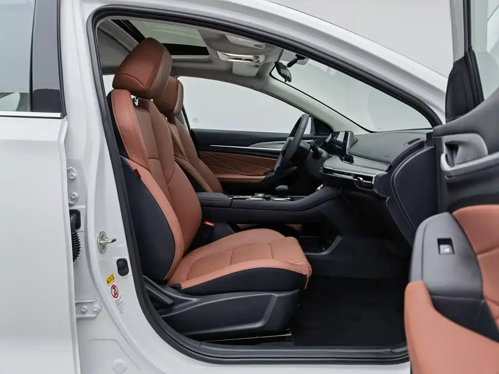 Фото 23 - Changan Eado