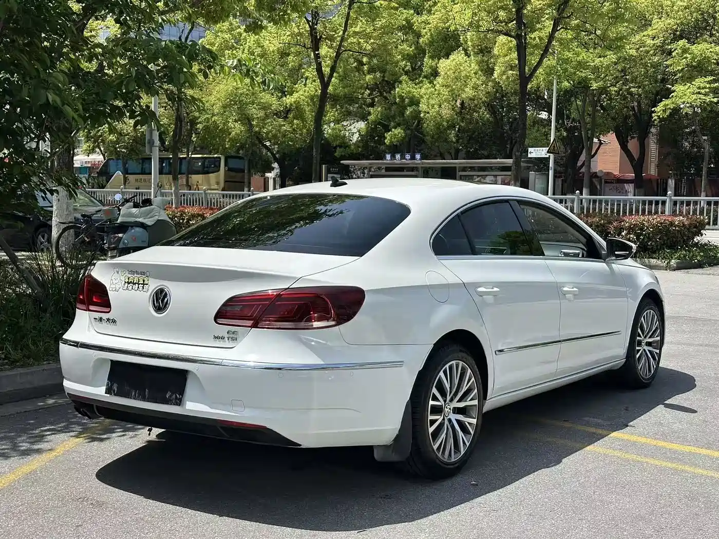 Volkswagen FAW-Volkswagen CC 2016 Model 1.8TSI Luxury фото 5
