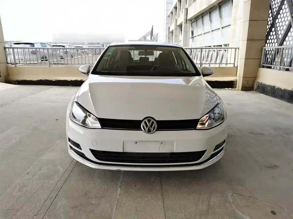 Volkswagen Golf 2016 1.6L Automatic Comfort фото 3