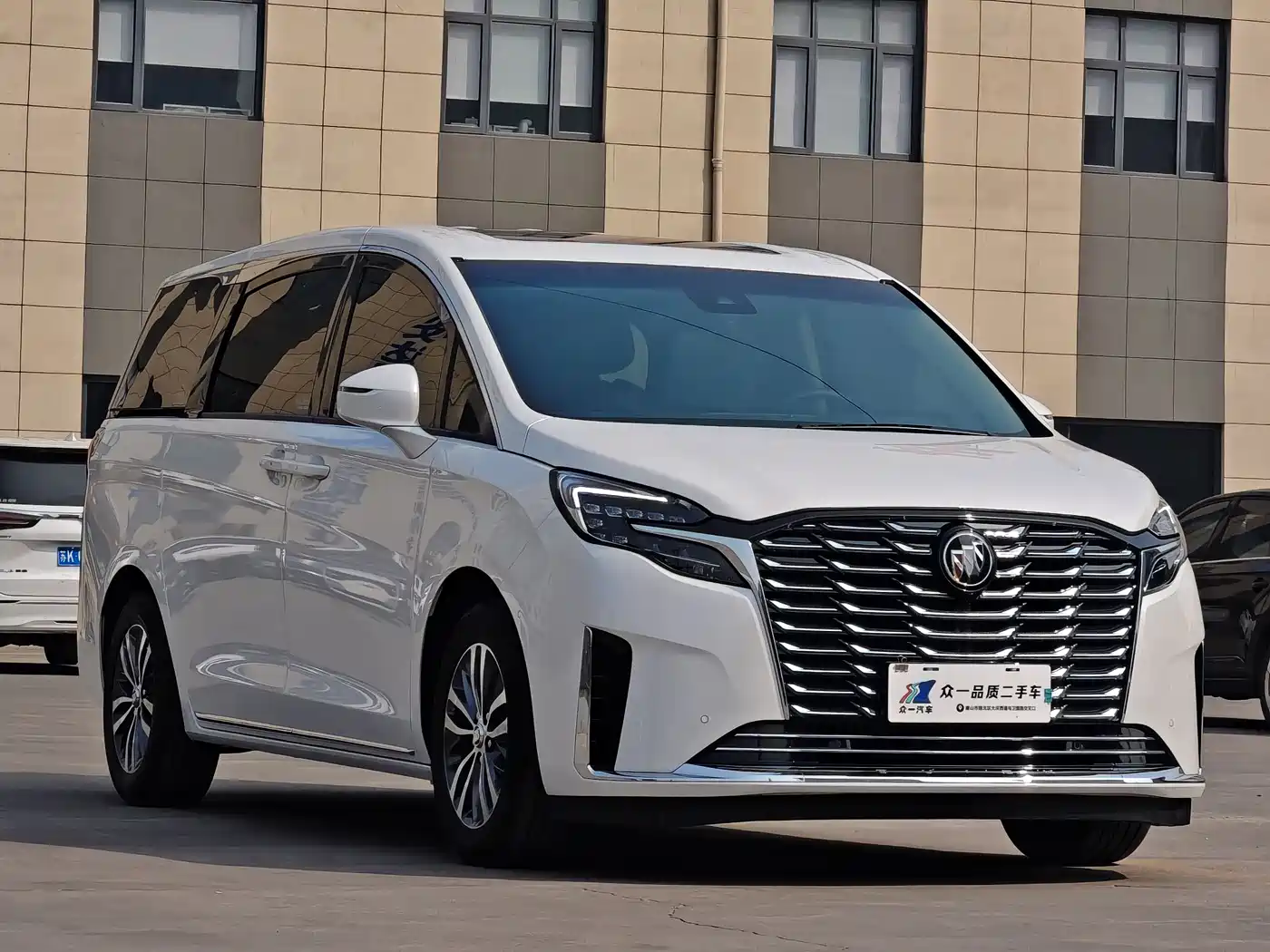 Buick GL8 2023 ES Landmaster Exclusive фото 3