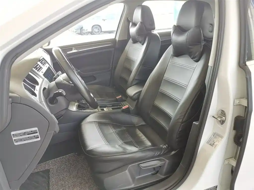 Volkswagen Golf 2016 1.6L Automatic Comfort фото 15