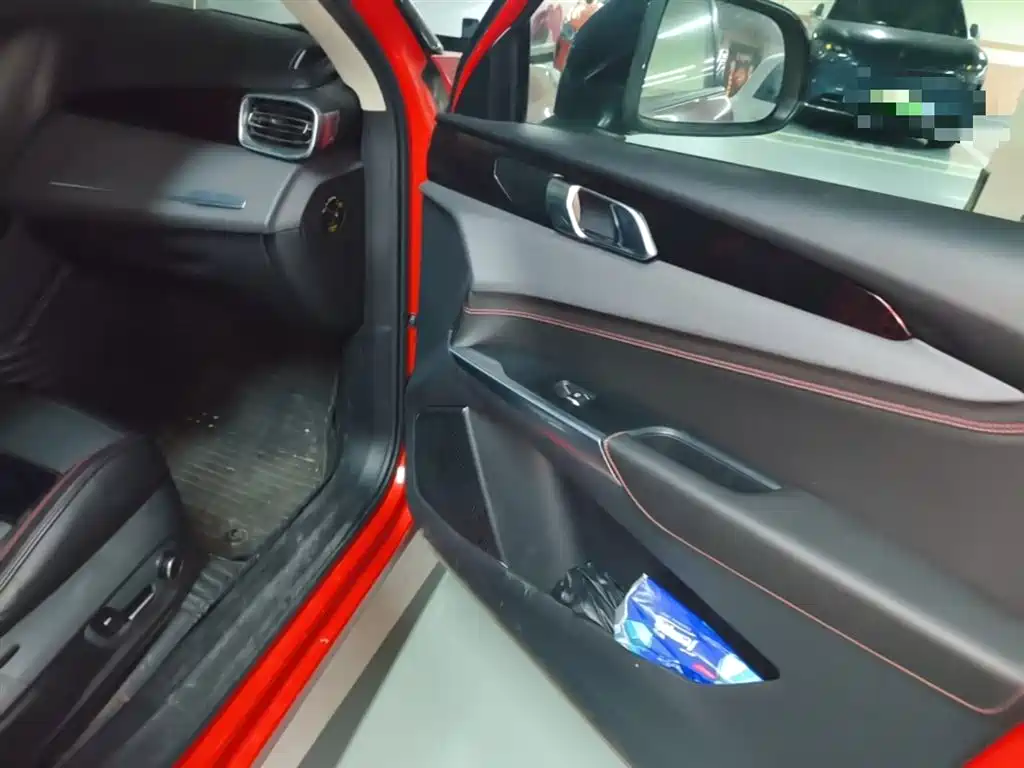 Lynk & Co 01 2017 2.0T AWD Pro фото 20