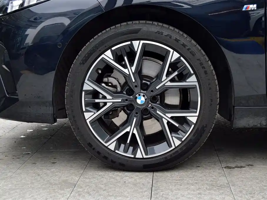 BMW 2 Series 2025 225L M Sport Package фото 9