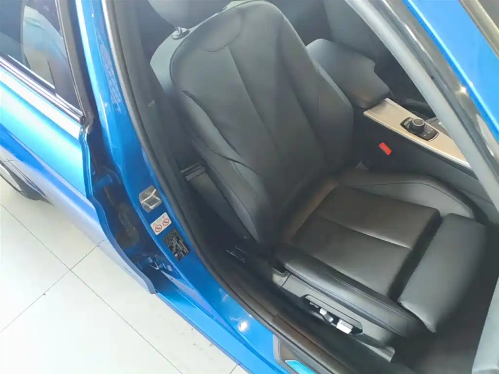 BMW 3 Series 2018 320i M Sport Package фото 25