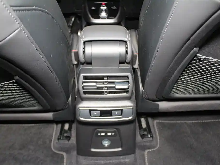 Audi Q4 e-tron 2024 40 e-tron Pioneer Edition фото 9