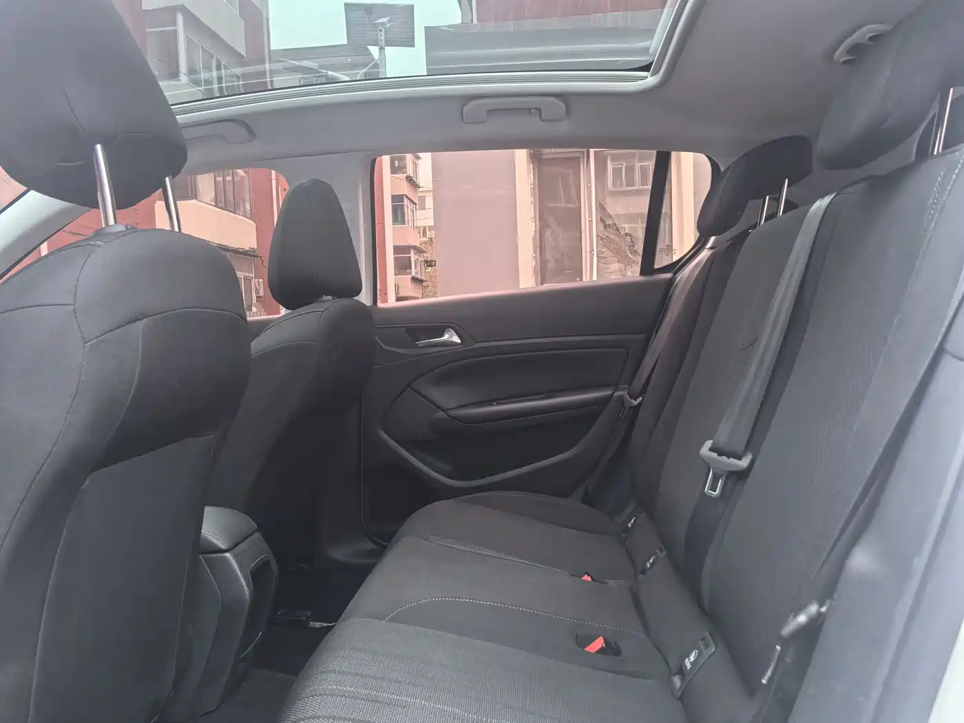 Peugeot 308S 2015 1.2T Auto Dynamic Edition фото 8
