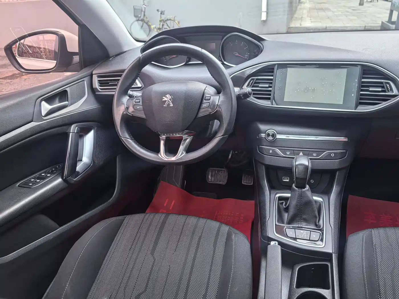 Peugeot 308S 2015 1.2T Auto Dynamic Edition фото 10