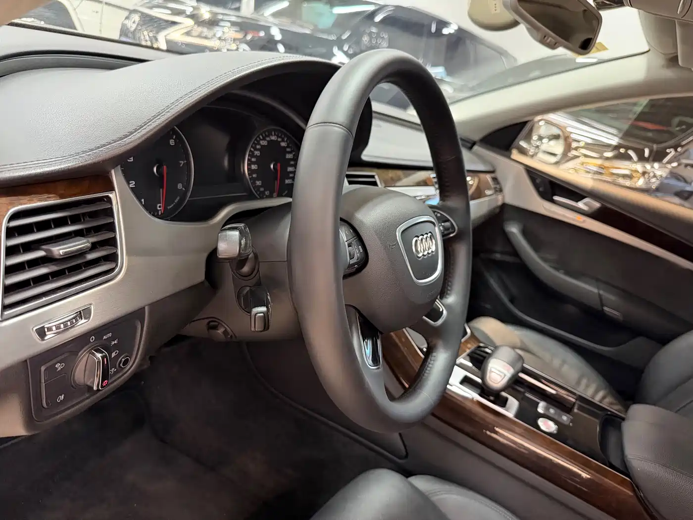 Audi A8 2016 A8L 45 TFSI quattro Comfort фото 6