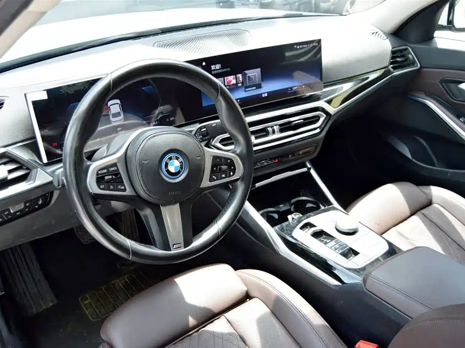 BMW i3 2024 eDrive 35 L фото 9