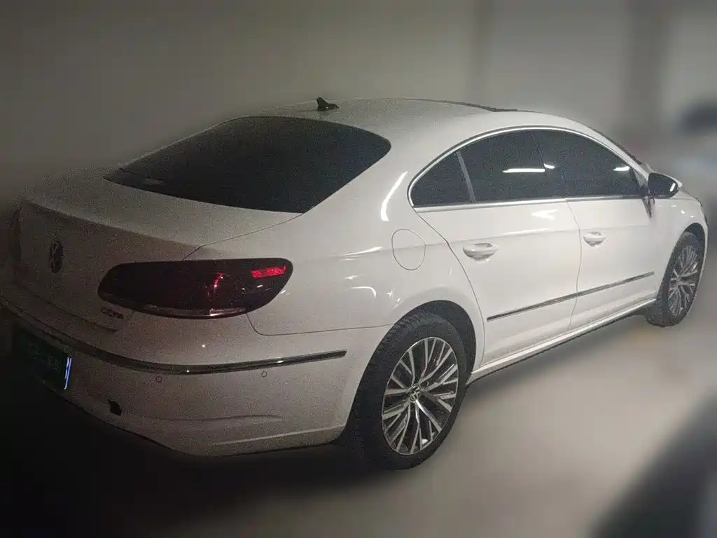 Volkswagen FAW-Volkswagen CC 2016 Model 1.8TSI Luxury фото 4