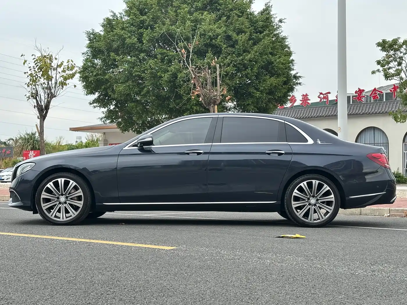Mercedes-Benz E-Class 2016 E 300 L Luxury фото 15