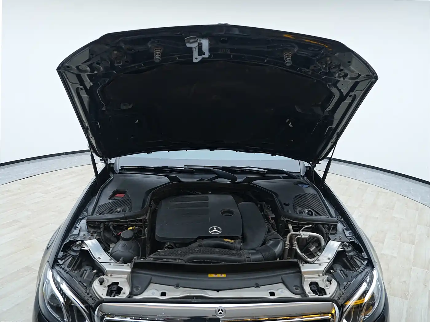 Mercedes-Benz E-Class 2020 E 300 L Luxury Model фото 28