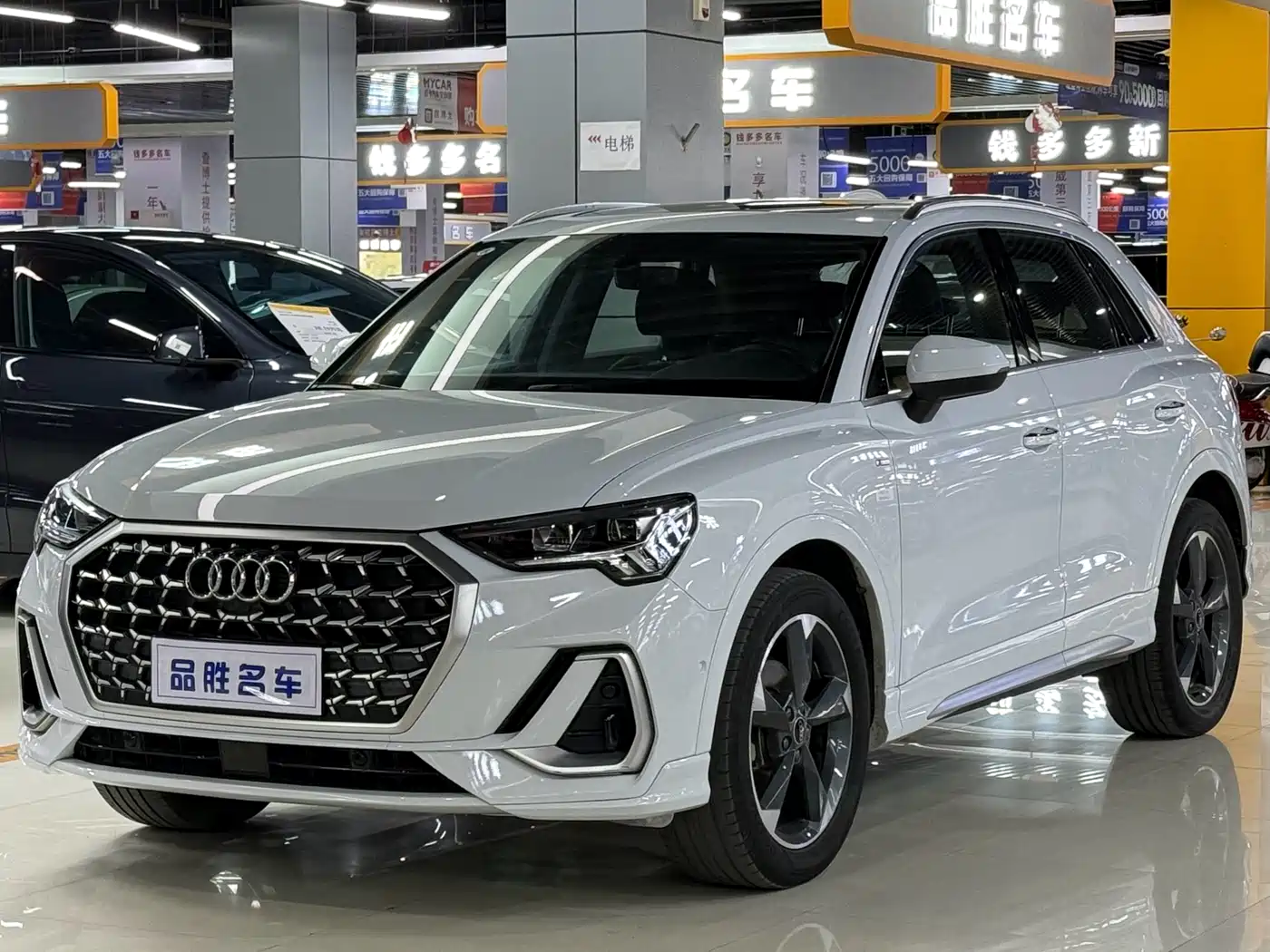 Audi Q3 2023 35 TFSI Fashion Dynamic Model (1.5T)