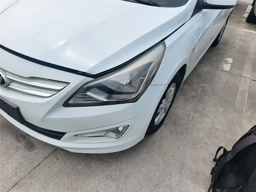 Hyundai Reina 2014 Model 1.4L Automatic GLX фото 24