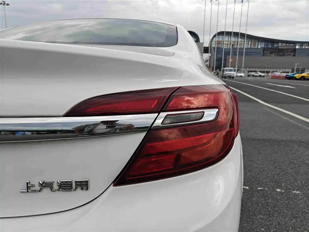 Buick Regal 2015 1.6T Leading Tech Edition фото 10