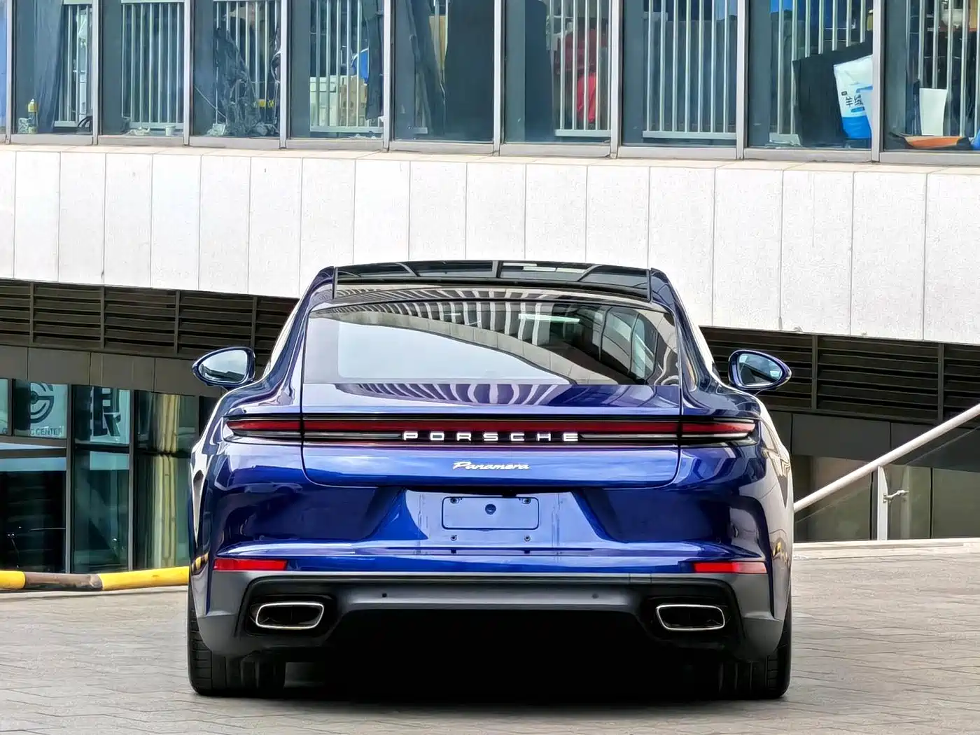 PORSCHE PANAMERA