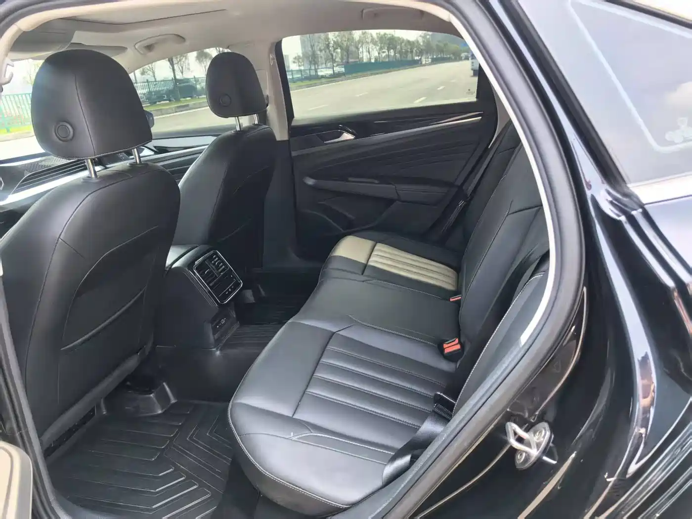 VOLKSWAGEN PASSAT NEW ENERGY