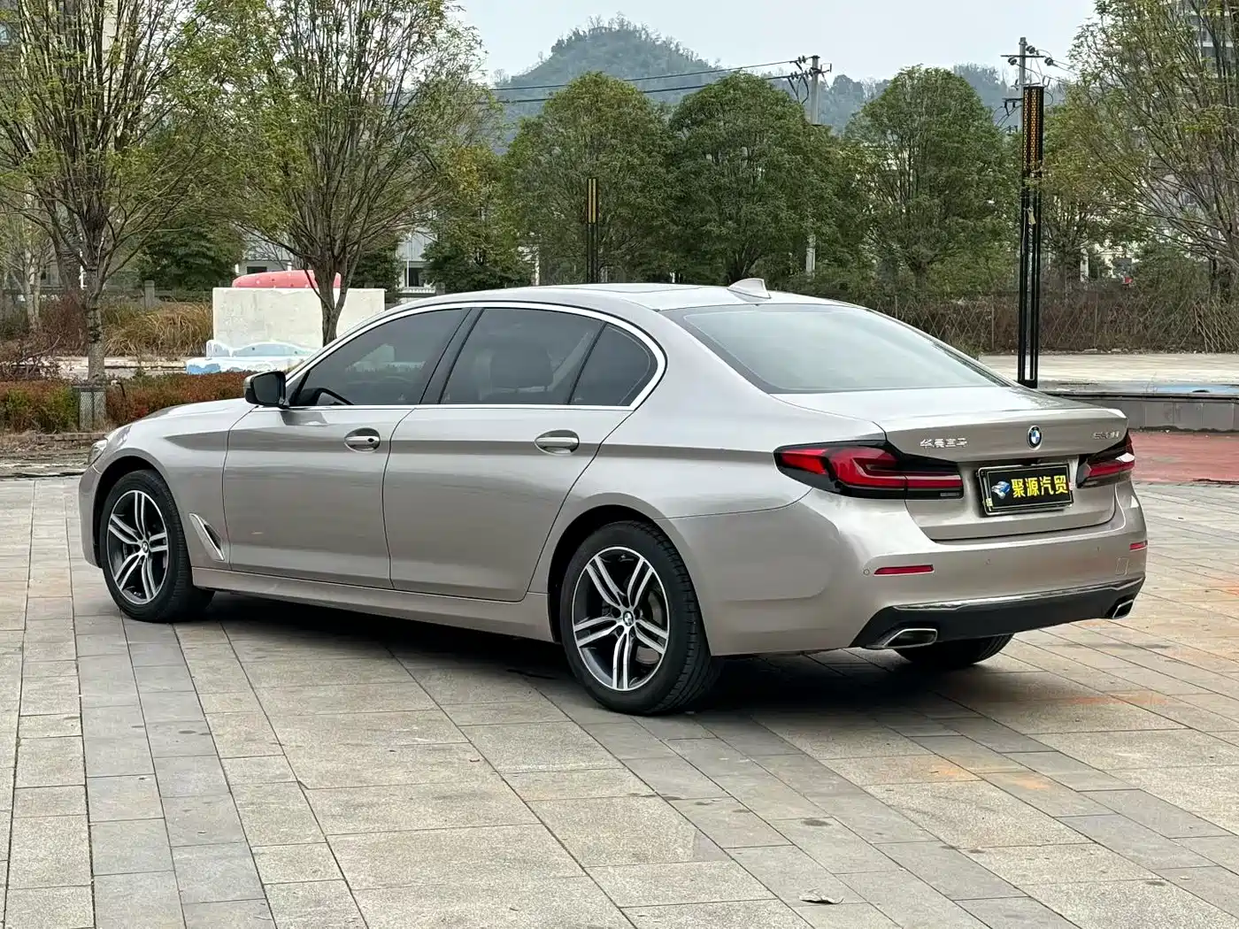 BMW 5 SERIES