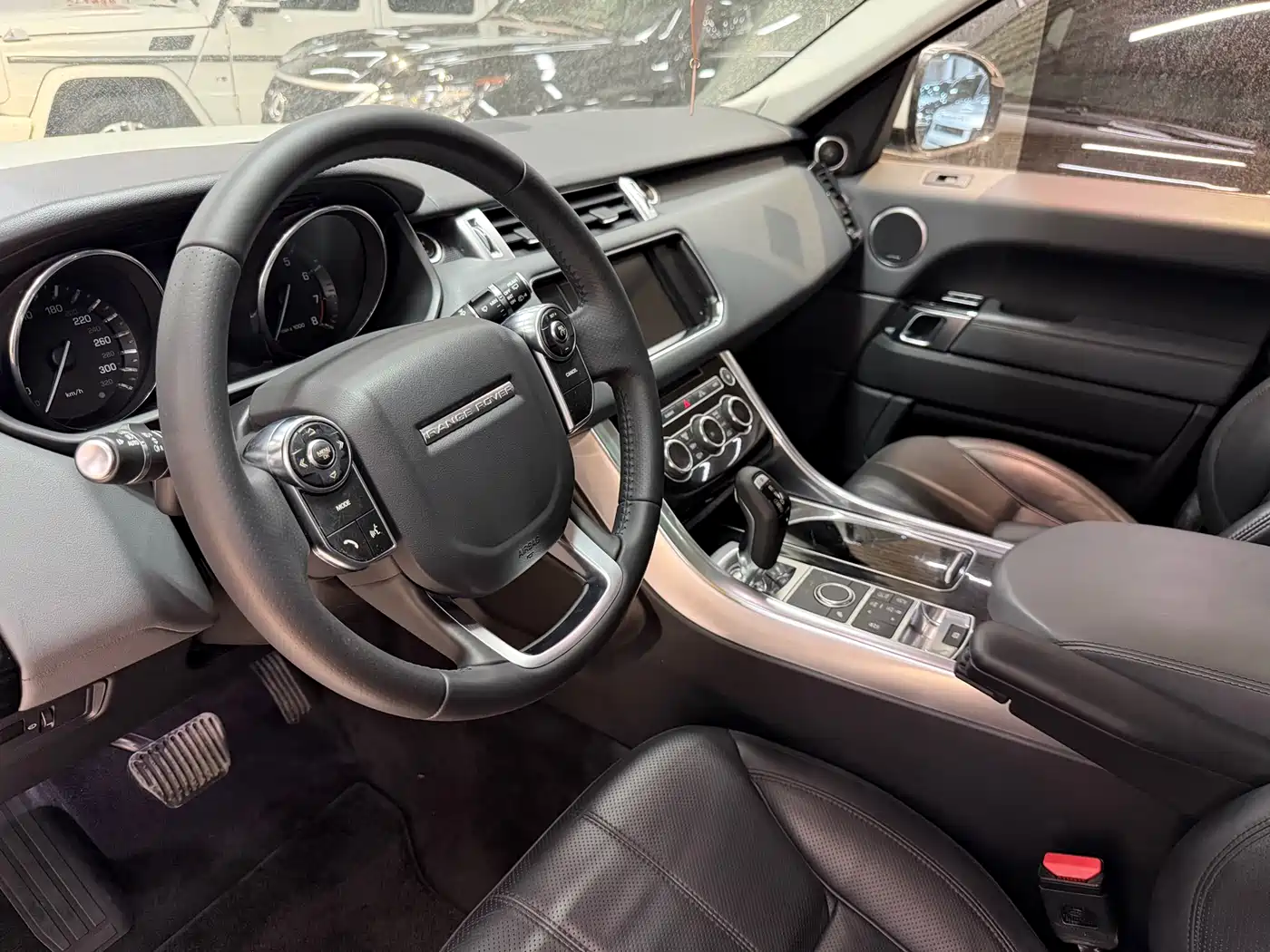 Land Rover Range Rover Sport 2015 3.0 SC V6 HSE фото 5