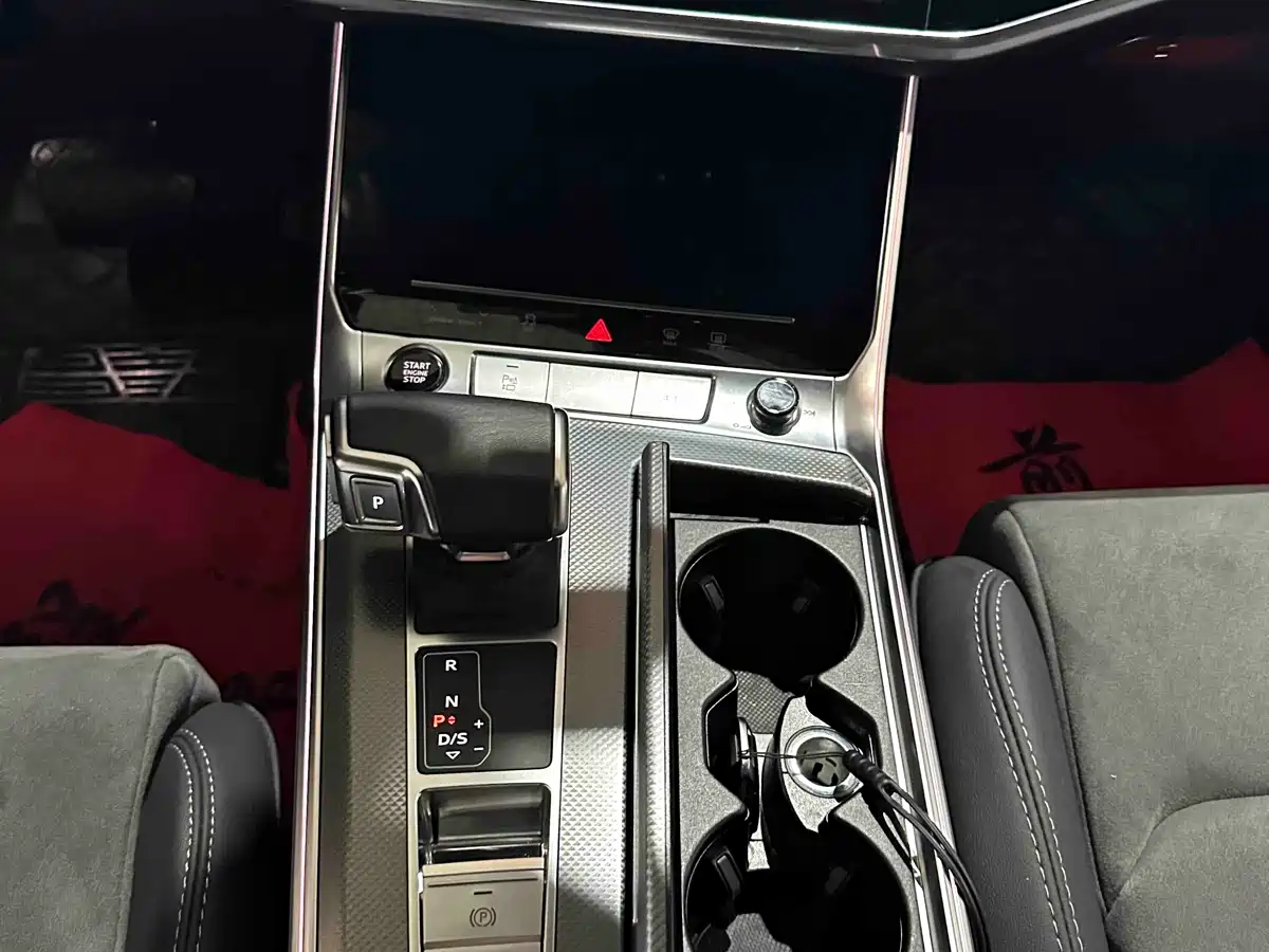 Audi A6L 2023 40 TFSI Luxury Dynamic фото 11